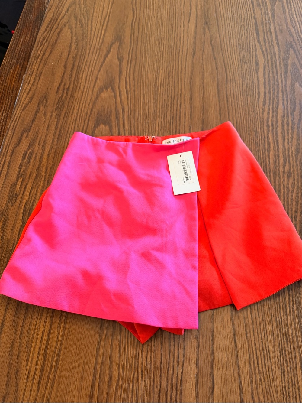 NWT Two-Tone Pink & Red Asymmetric Skort